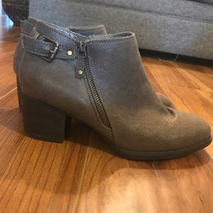 Ankle Heeled Boots size 9! PERFECT FOR FALL!
